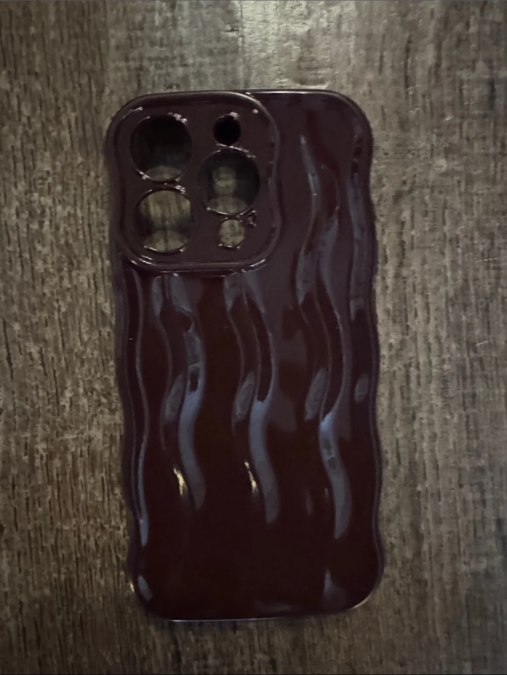Amazon Wavy Burgundy iPhone 15 Pro case